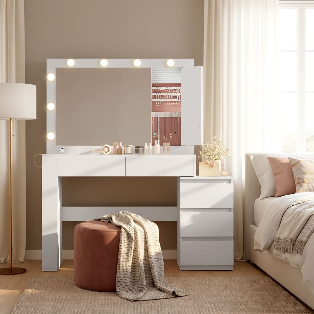 Schminktisch Gioia in einem hellen Schlafzimmer